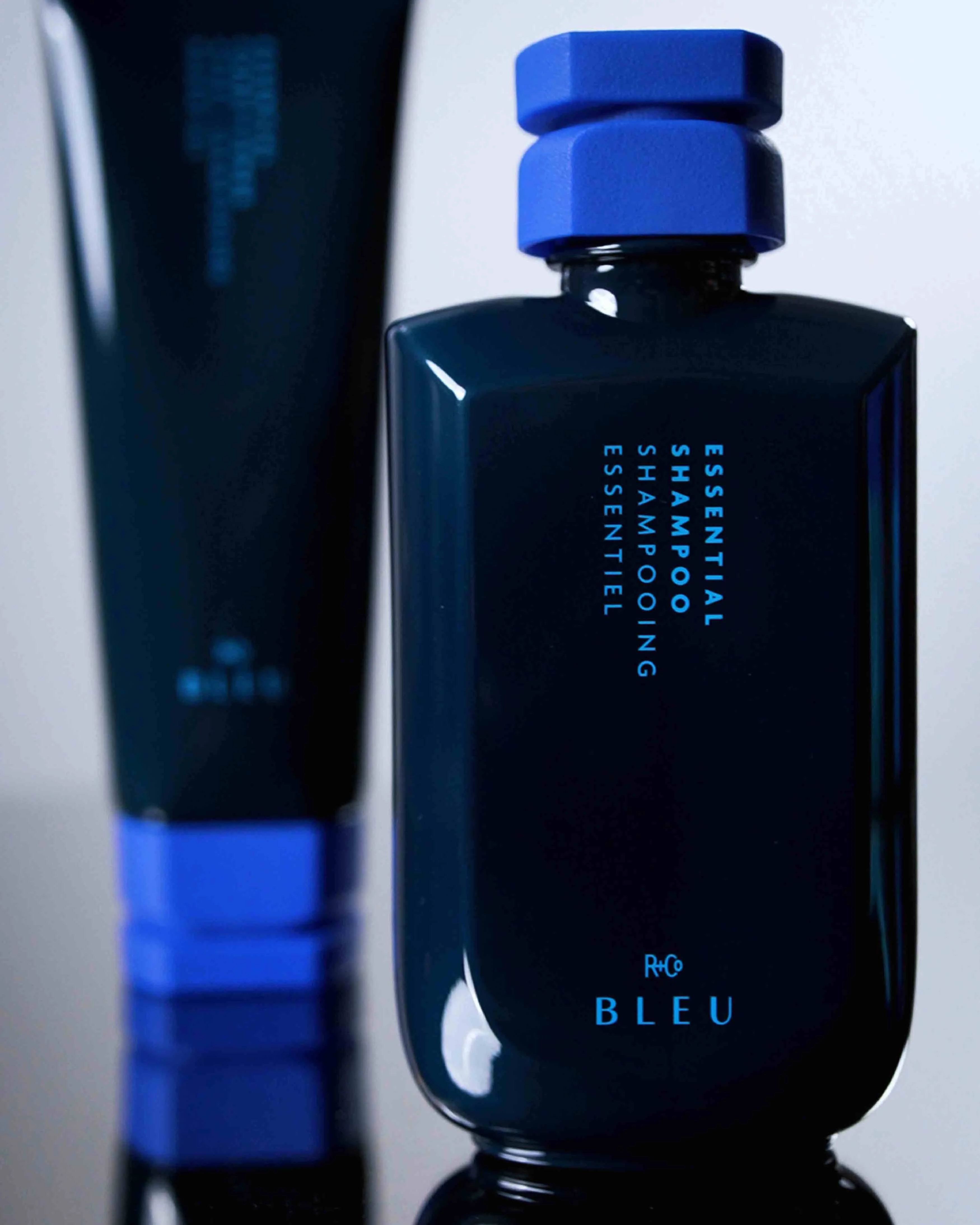 ESSENTIAL SHAMPOO - Image 3