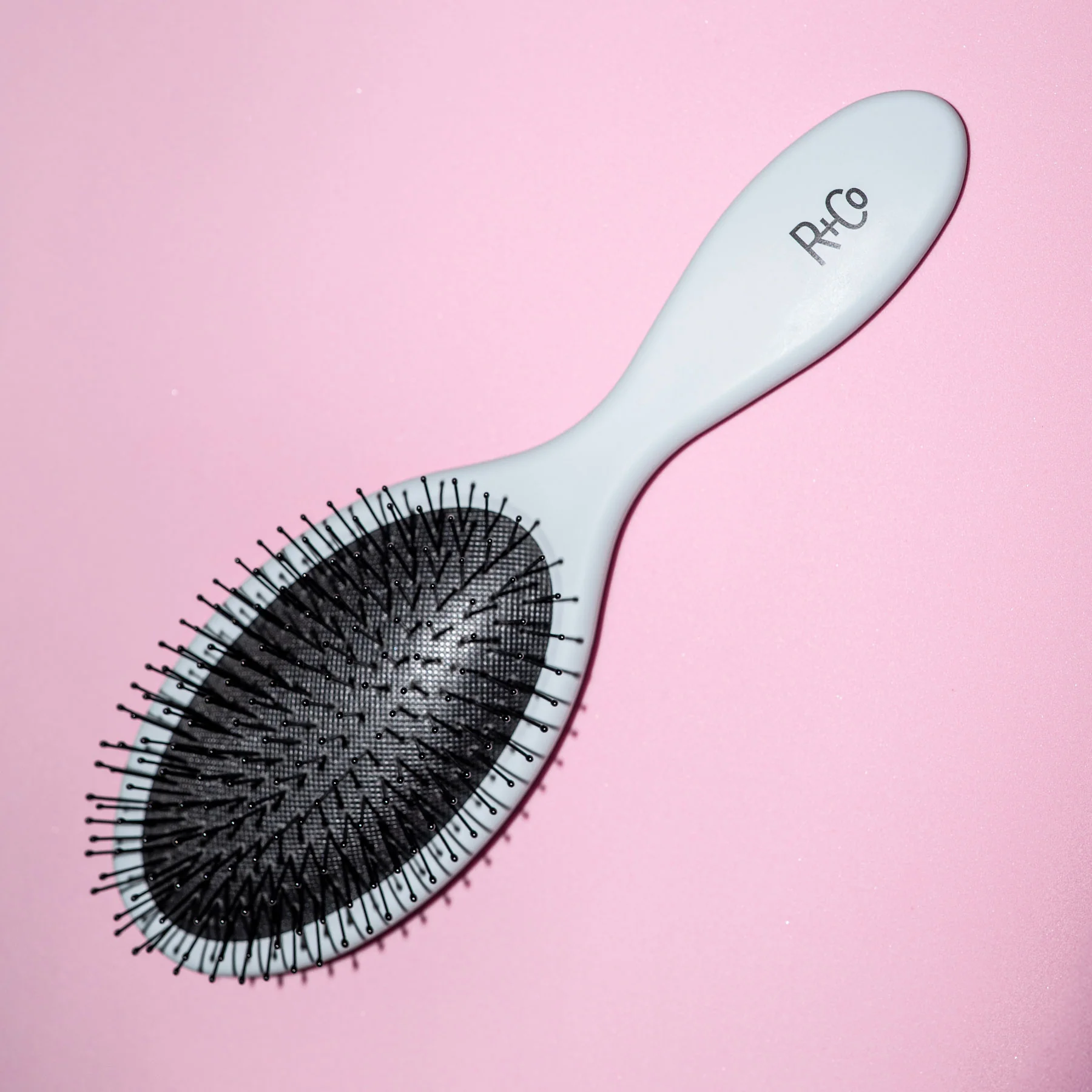 R+Co Detangling Brush - Image 5