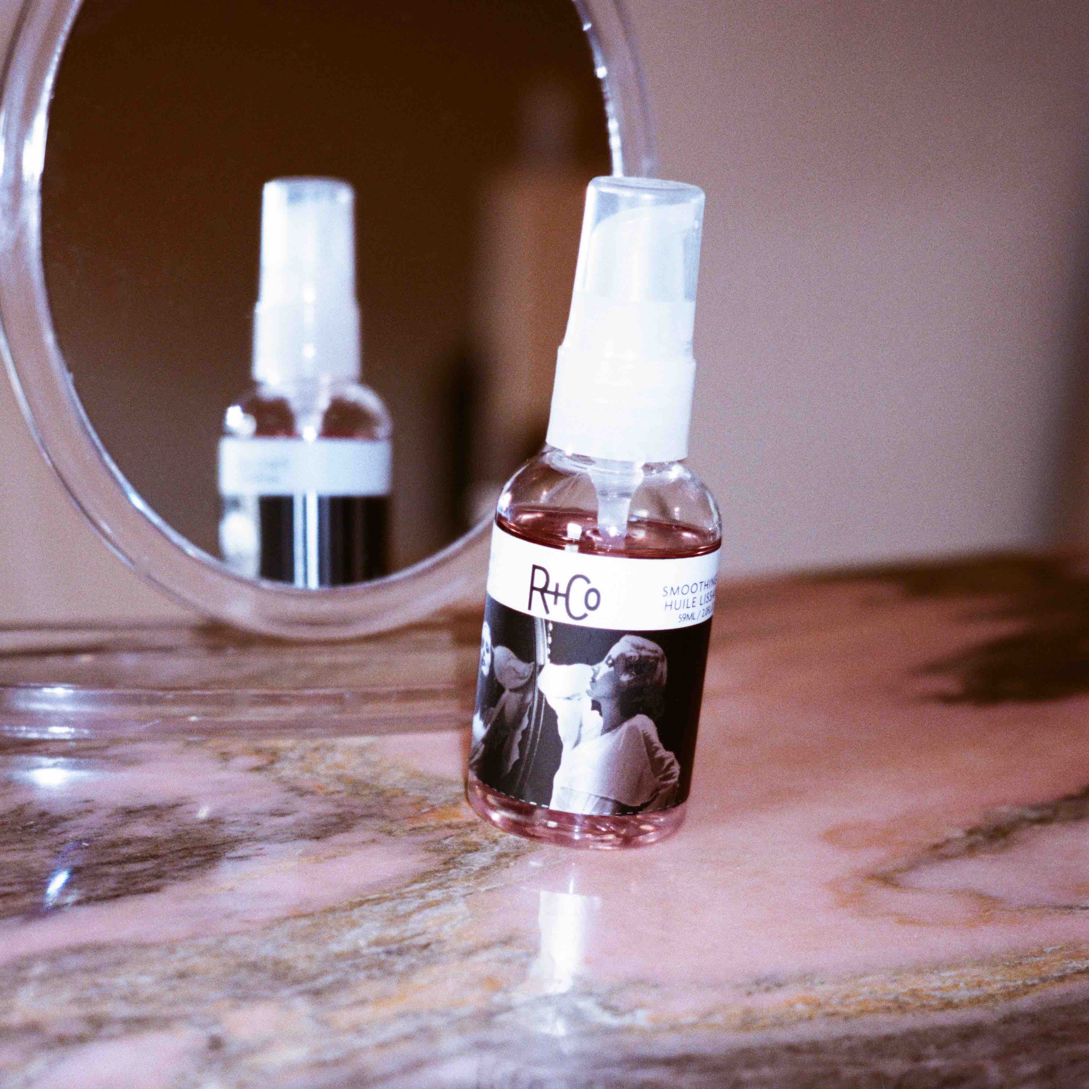 TWO-WAY MIRROR Smoothing Oil - Image 3